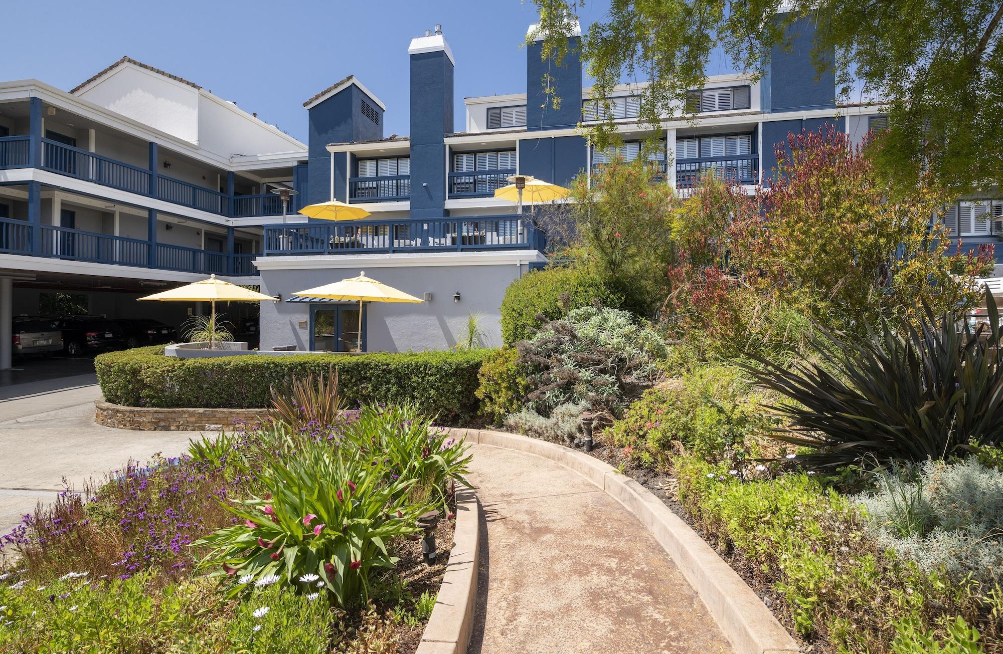 Mariposa Inn And Suites Monterey Exterior photo