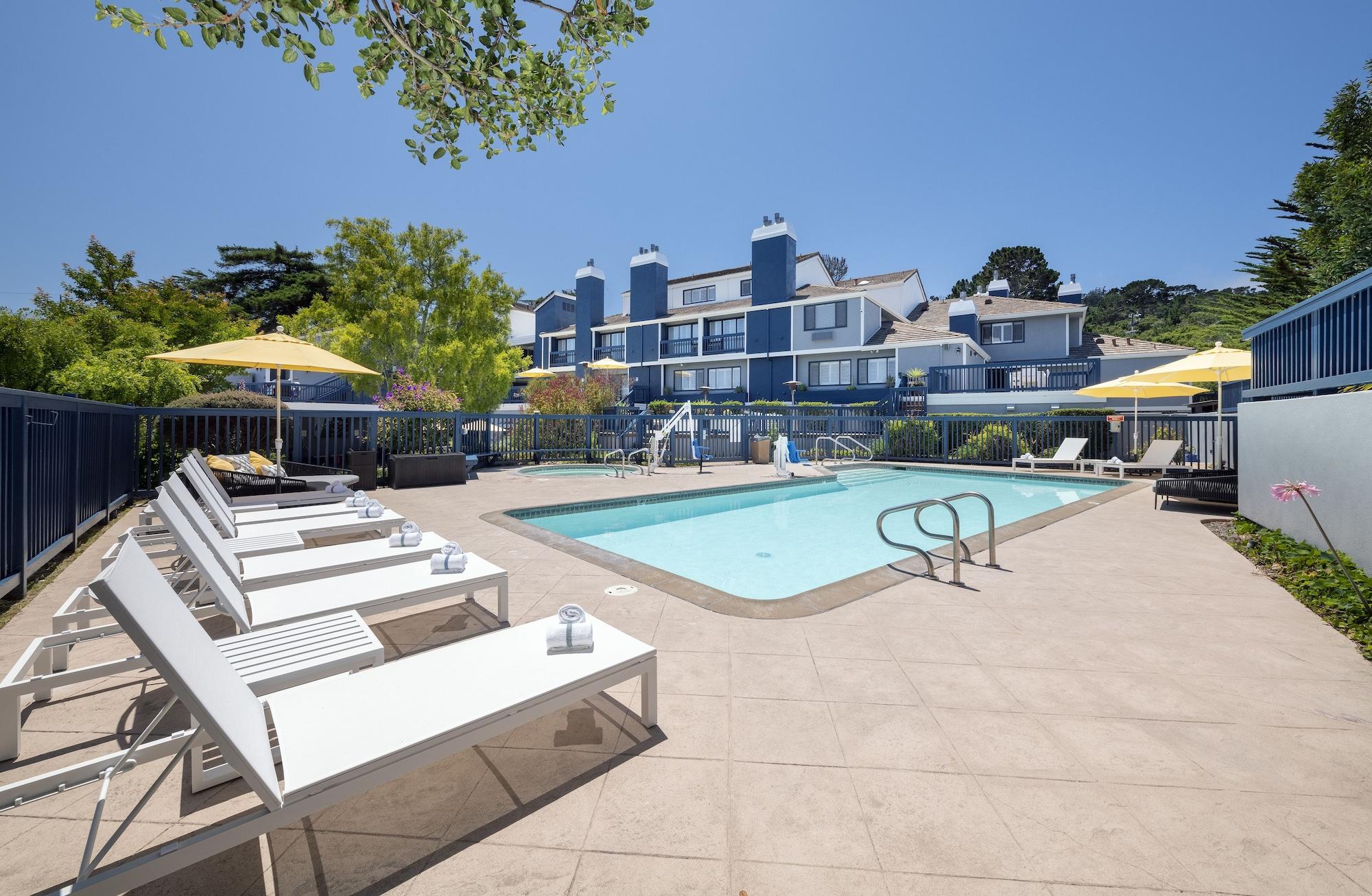 Mariposa Inn And Suites Monterey Exterior photo