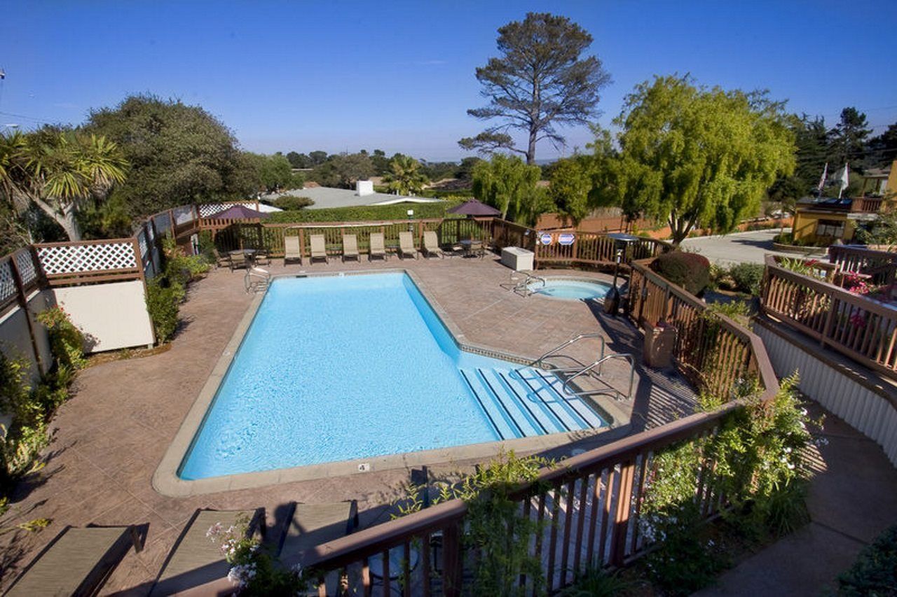 Mariposa Inn And Suites Monterey Exterior photo